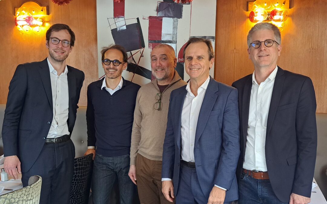 IRD M&A accompagne la cession de DECADE à Vincent DUFAU